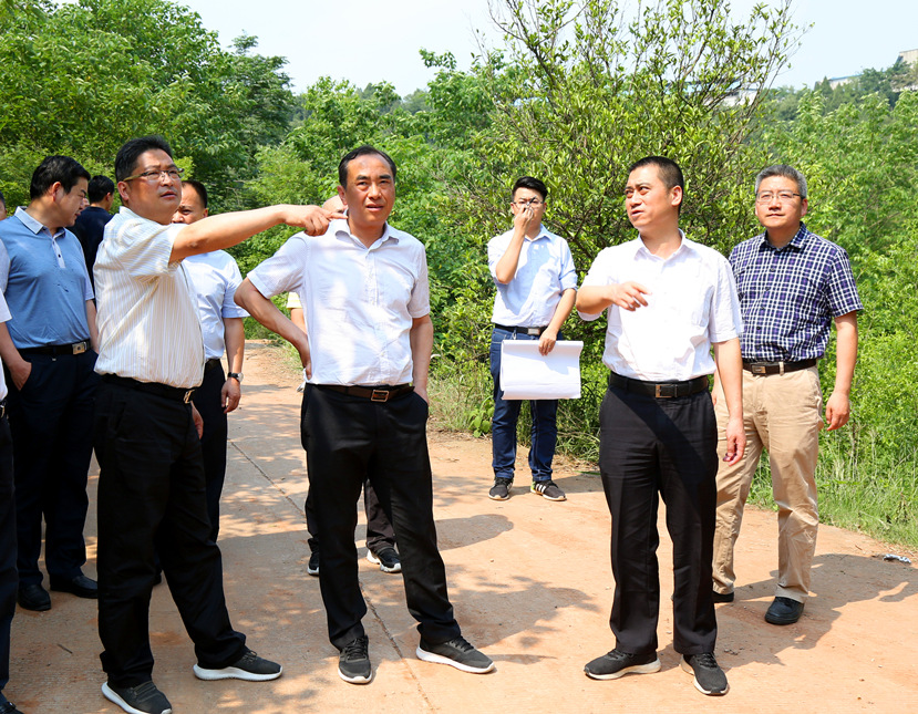 綜合整治環(huán)保項目 全力守護綠水青山 ——市委副書記、市長趙輝視察城市黑臭水體整治及污水垃圾處理設施項目
